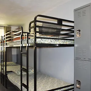 Polynesian Club Hostal