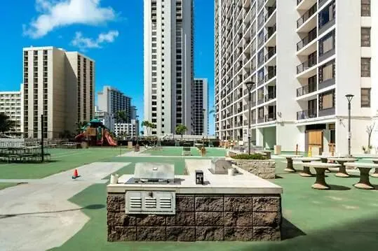 Steps To Waikiki Beach! Ocean View Condo + Free Parking Honolulu