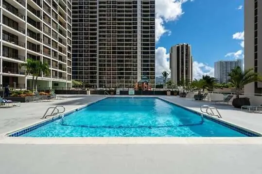 Apartment Steps To Waikiki Beach! Ocean View Condo + Free Parking Honolulu