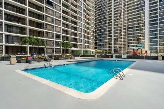 Apartment Steps To Waikiki Beach! Ocean View Condo + Free Parking Honolulu United States