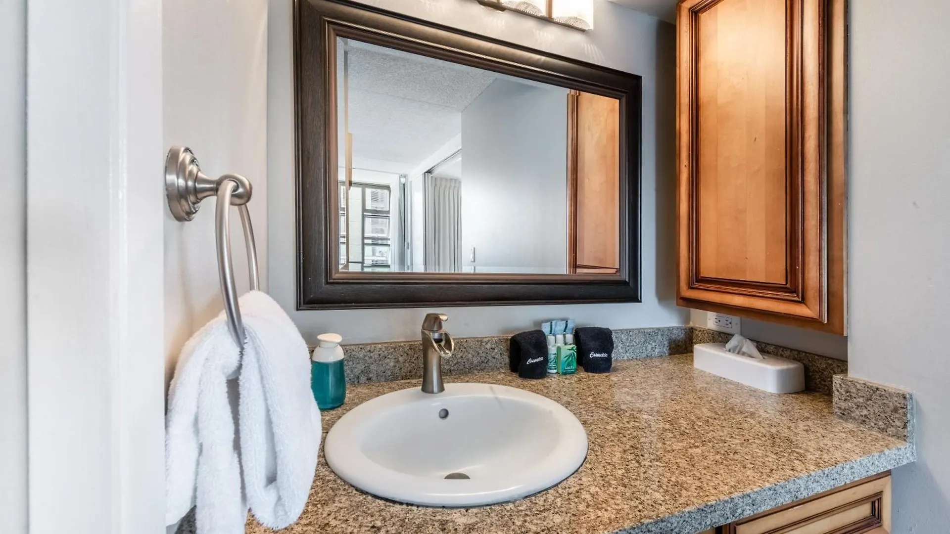 Steps To Waikiki Beach! Ocean View Condo + Free Parking Honolulu Apartment
