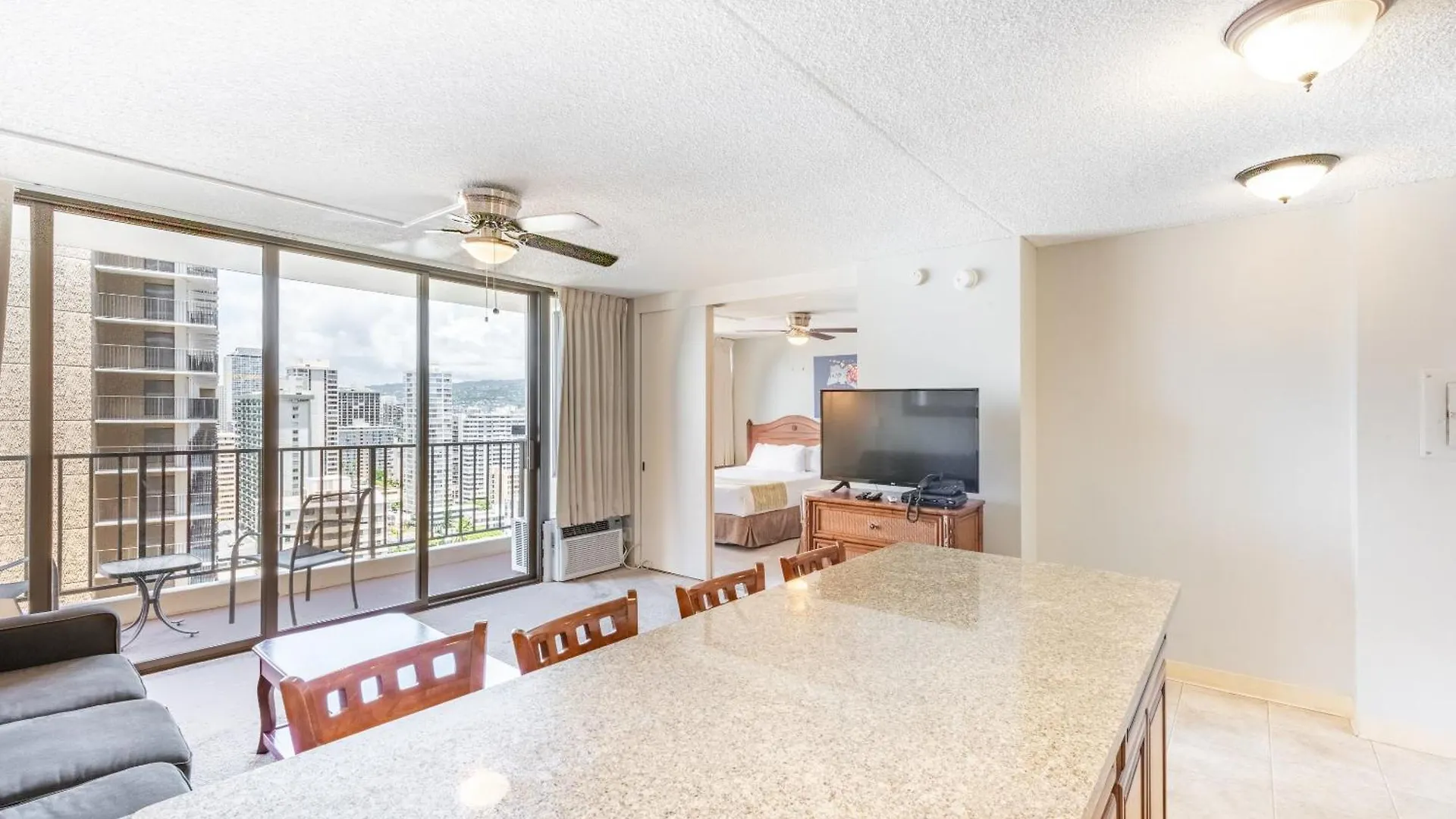 Steps To Waikiki Beach! Ocean View Condo + Free Parking Honolulu 0*,