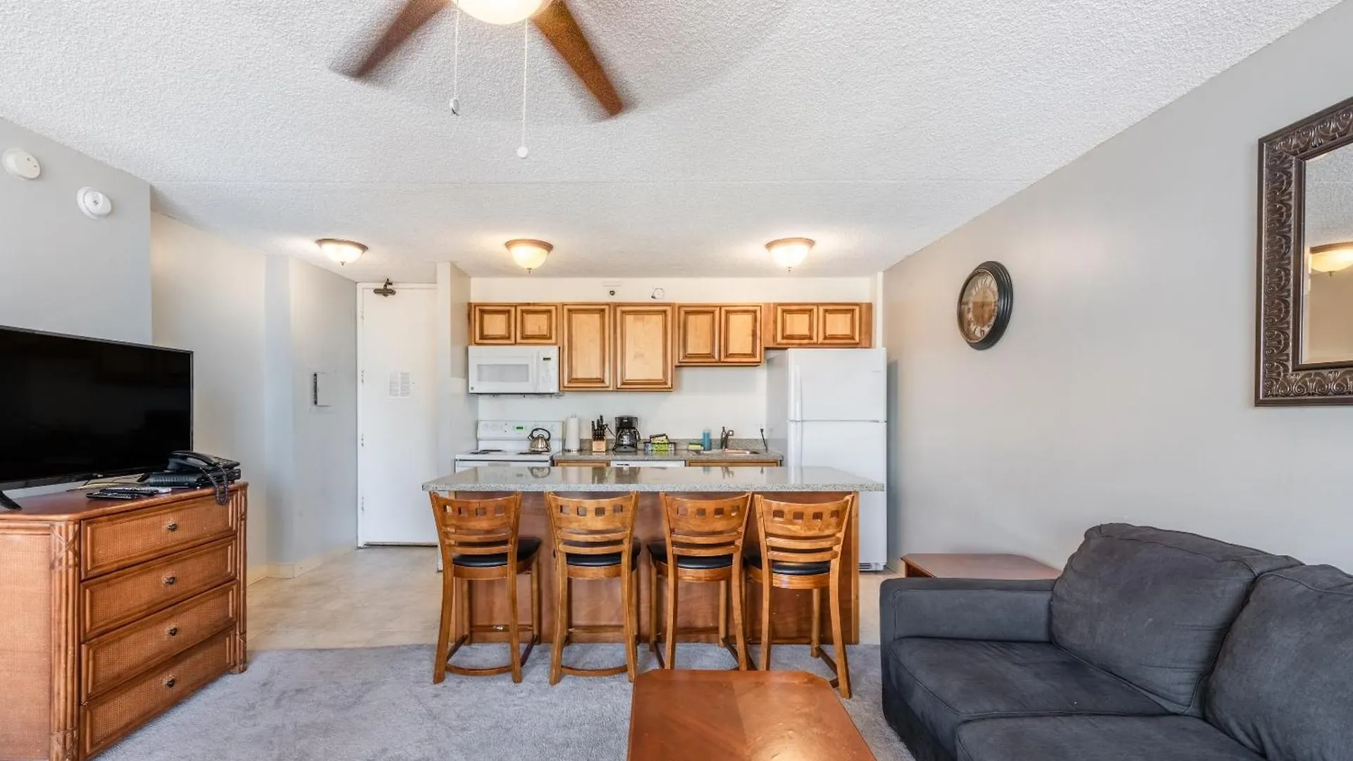 Steps To Waikiki Beach! Ocean View Condo + Free Parking Honolulu Apartment