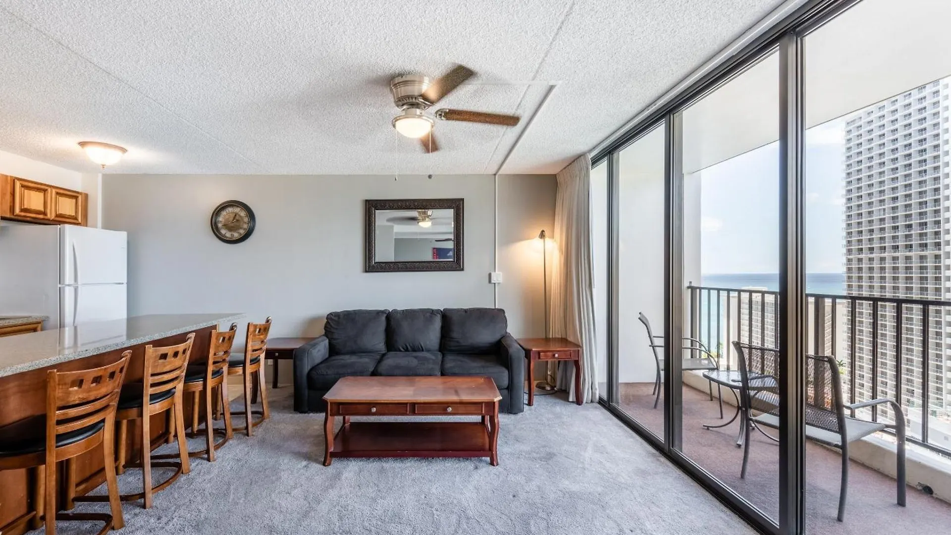 Steps To Waikiki Beach! Ocean View Condo + Free Parking Honolulu
