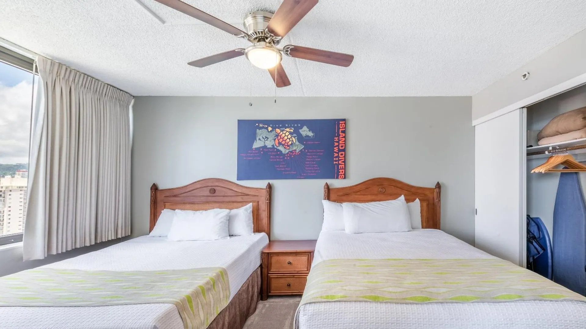 Steps To Waikiki Beach! Ocean View Condo + Free Parking Honolulu United States