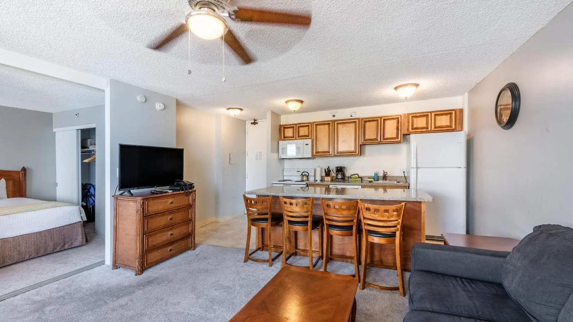 Steps To Waikiki Beach! Ocean View Condo + Free Parking Honolulu Apartment